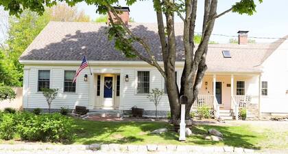 Quintessential 4-bedroom farmhouse with AC in Kennebunkport