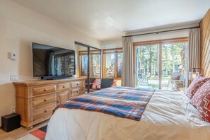 4 bedrooms, iron/ironing board, Internet, bed sheets - Modern 4-bedroom condo in Mammoth Lakes perfect for your getaway (Mammoth Lakes)