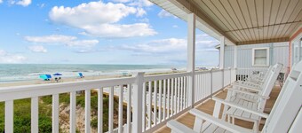 "Heavenly View" 5 Bedroom, 4 Bathroom, Oceanfront with Private Pool PET FRIENDLY!