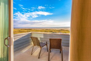 Property grounds - Beachfront w/ Hot Tub | Sleeps 11 | Dogs OK (Ocean Shores)