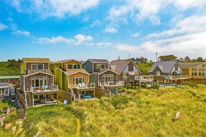 Exterior - Beachfront Home w/ Hot Tub | Sleeps 9 | Dogs OK (Ocean Shores)