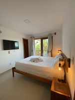 Suite superior, 1 cama de matrimonio, balcón, vistas al mar | Minibar, wifi gratis, ropa de cama