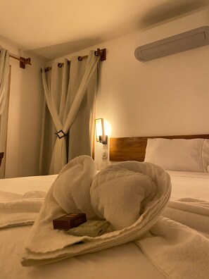 Suite Supérieure, plusieurs lits, balcon, vue plage | Wi-Fi gratuit