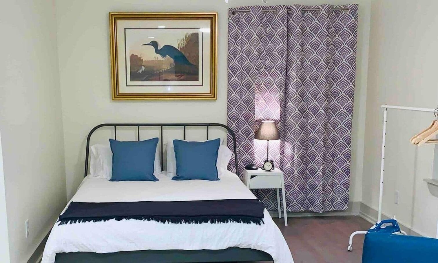 Iron/ironing board, free WiFi, bed sheets