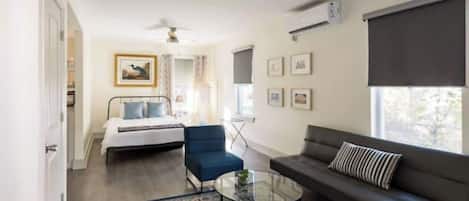 Iron/ironing board, free WiFi, bed sheets