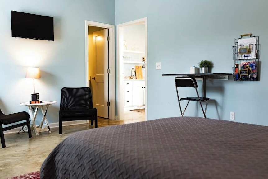 Clean & Serene Studio - Easy On/off Interstate - Memphis, TN
