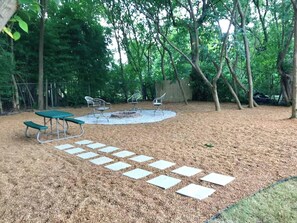 Outdoor dining - Clean & Serene Studio - easy on/off interstate (Memphis)