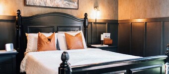 Moody Blues Studio | Perfect for work or romance