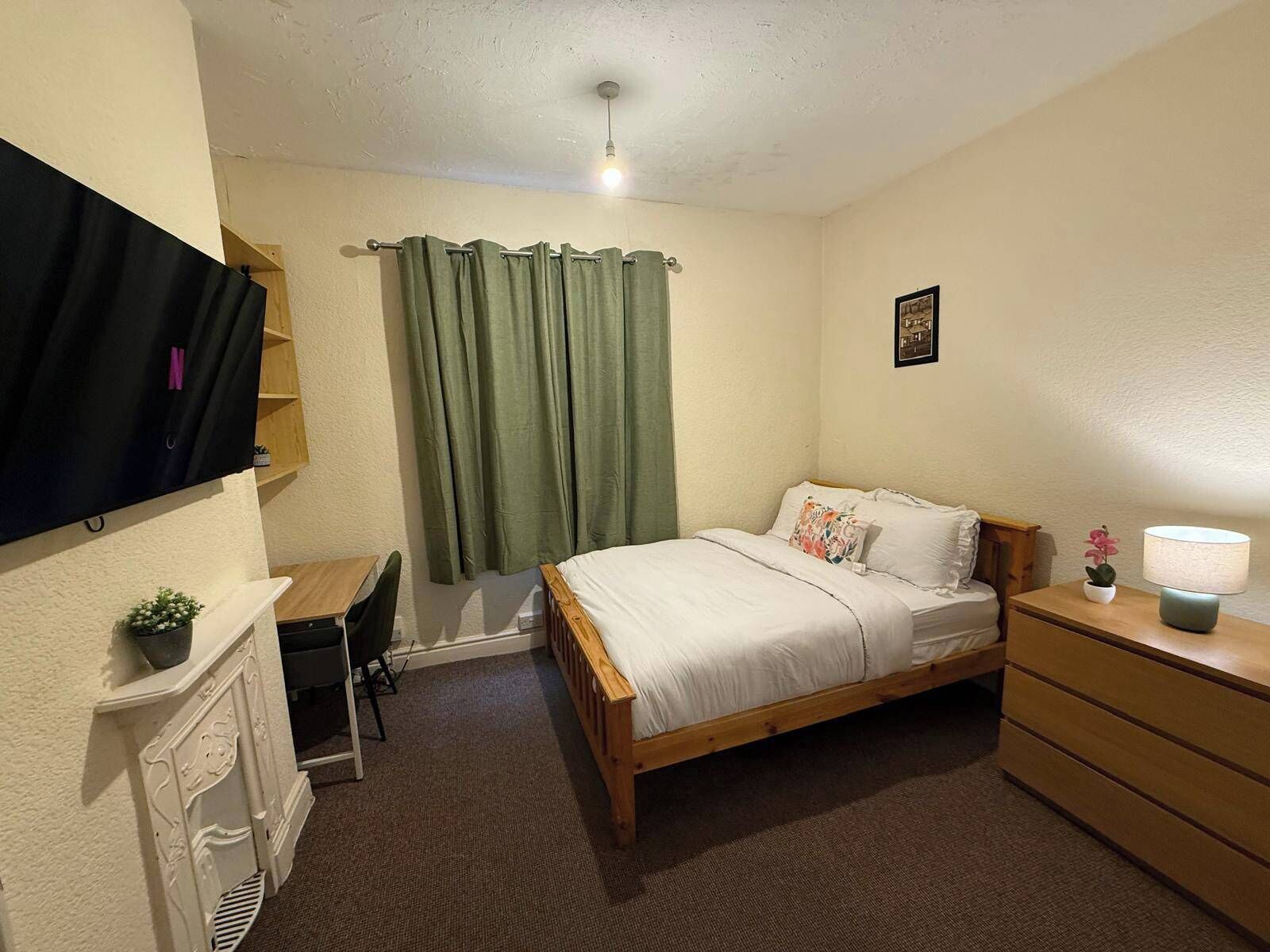 WiFi, bed sheets
