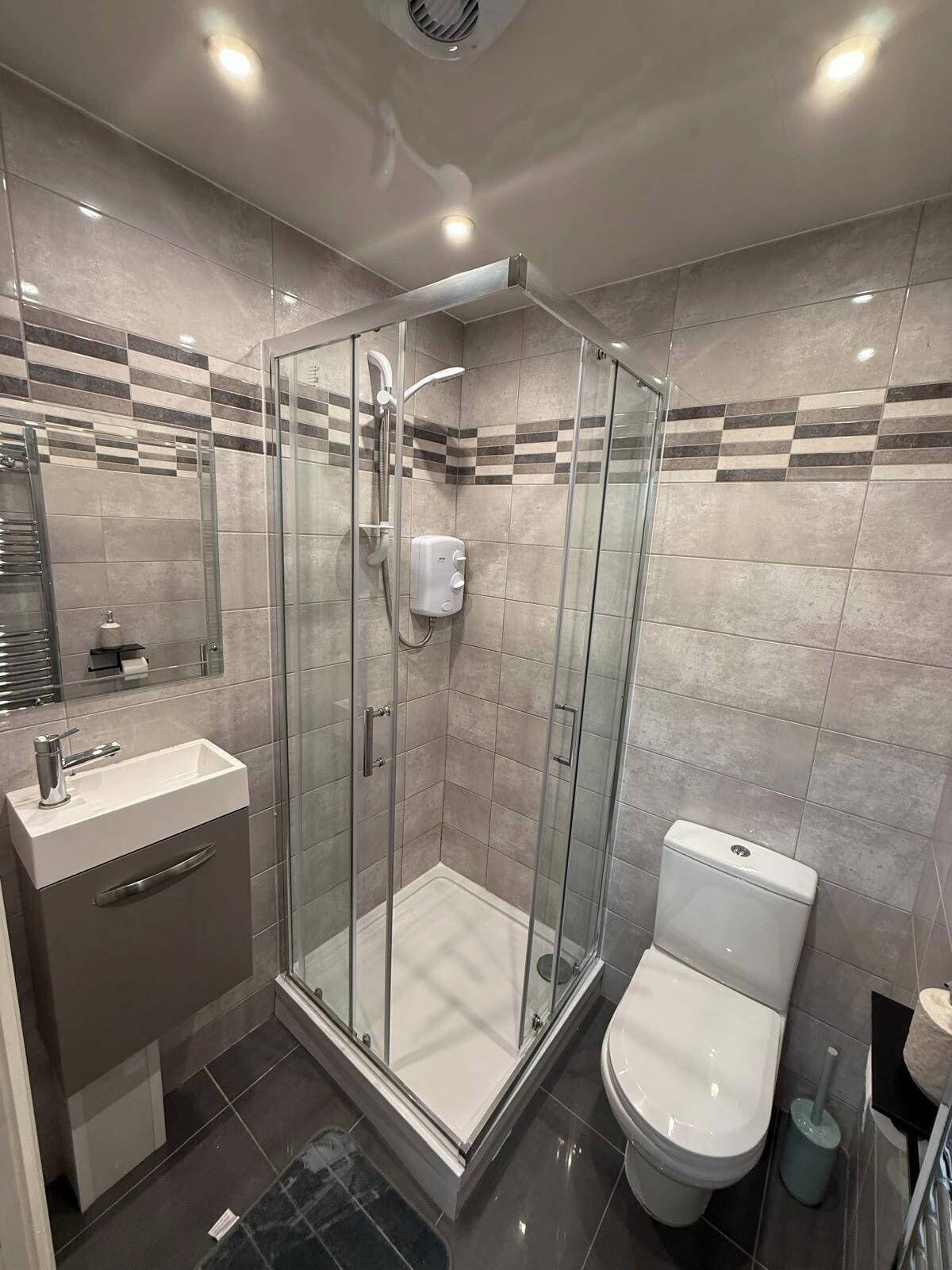 Shower, towels