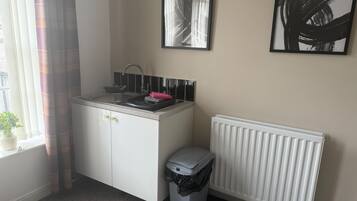 Fridge, microwave