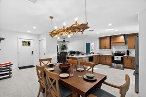 Dining - Stunning pool home, steps to the beach, huge porch and space for the whole family! (Clearwater Beach)