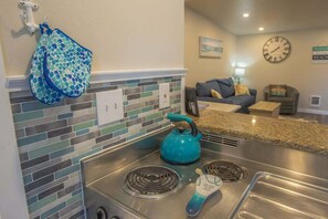 Interior - 2BR Beachfront Condo | Walk DT | Dogs OK | Unit J (Ocean Shores)