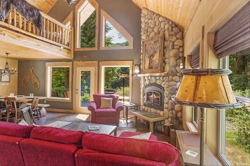 Unplugged Forest Retreat | Firepit | Near Mt Rainier