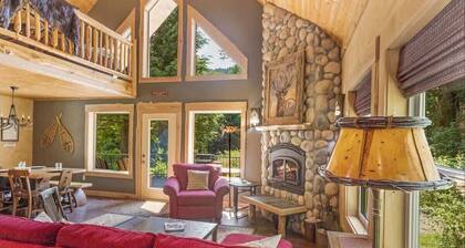 Unplugged Forest Retreat | Firepit | Near Mt Rainier