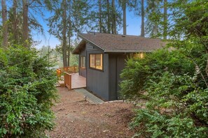 Exterior - 2BR Lakefront Cottage | Fireplace | Quiet Retreat (Lakebay)