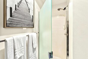Shower, hair dryer - Walk to Downtown | Family-Friendly Condo | Dogs OK (Leavenworth)