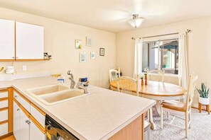 Fridge, microwave, oven, dishwasher - Walk to Downtown | Family-Friendly Condo | Dogs OK (Leavenworth)