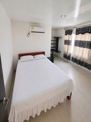 Comfort Room, 1 Double Bed | Laptop workspace - Hospedaje Guainia (Inírida)