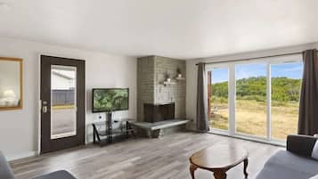 TV, fireplace, offices