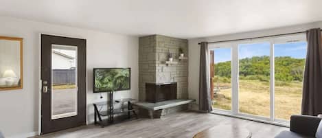 TV, fireplace, offices