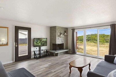 2BR Prime Ocean Views | Fireplace | Sleeps 6