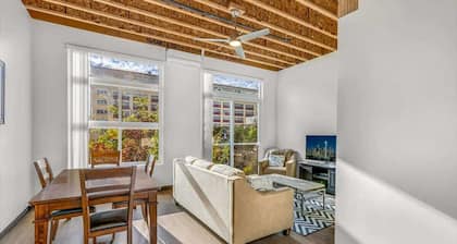 Bremerton Bay Condo | Walk to Ferry | Unit 203