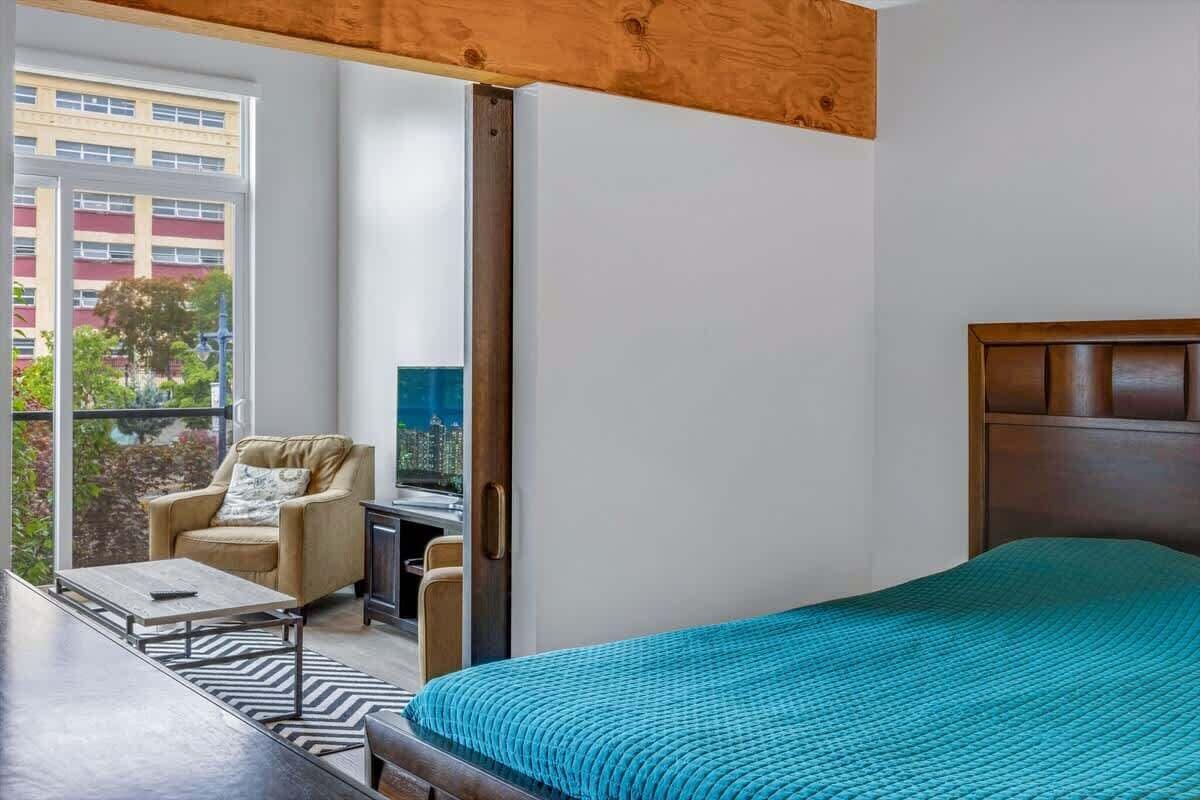 WiFi, bed sheets