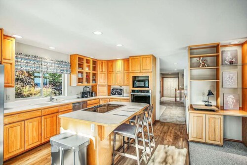 Port Ludlow Water View Home | 30+ Day Stay