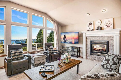 Spacious 3BR/2.5BA with Spectacular Water Views