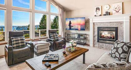 Spacious 3BR/2.5BA with Spectacular Water Views