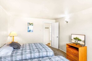 WiFi, bed sheets - Oceanview 2BR Condo | Walk to Beach & Town (Ocean Shores)