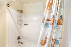 Shower - 1BR Oceanview Condo | Dogs OK | Close to Town (Ocean Shores)