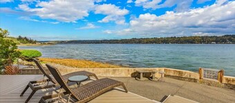 3BR Waterfront Retreat | Hot Tub | Private Deck