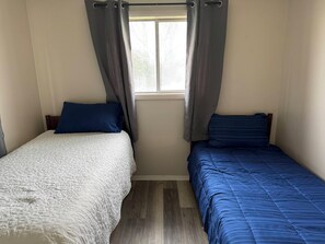 WiFi, bed sheets