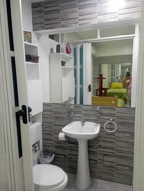 Bathroom - Wonderful 4-bedroom apartment in San Miguel perfect for your stay (San Miguel)