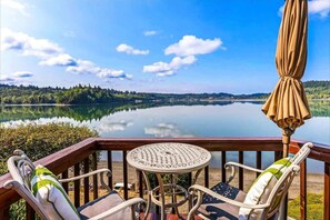 Property grounds - 2BR Beachfront A-Frame Retreat | Deck, Views & BBQ (Shelton)