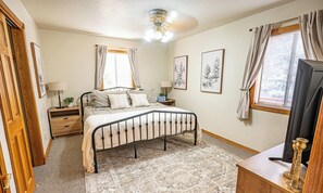 Iron/ironing board, travel crib, free WiFi, bed sheets - Elevated Cabin Escape + Mountain Views, Game Room, Sleeps 8 (Strawberry)
