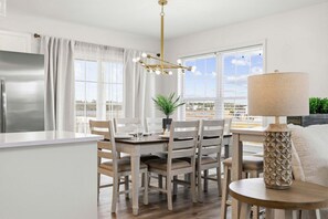 Dining - Stillwater by the Sea - Modern 4BR w/ Hot Tub + Water Views | Sleeps 8 (North Myrtle Beach)