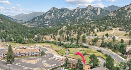 Walk to Town! River Front Condo-1 King Bedroom-1 Bathroom