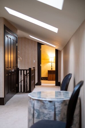 Interior - Exclusive 6-Bed Manor with Amazing Garden View (Vancouver)