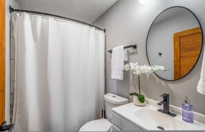 House - East End Studio Close to Houston Hotspots (Houston)