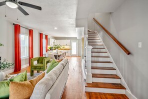 Apartment - 2-bedroom - Equipped Kitchen - Gated Parking (Houston)
