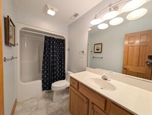 Bathroom - 4 bedroom 3 bath home in the Salt Pond Community! (Bethany Beach)