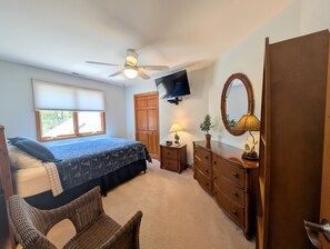 Room - 4 bedroom 3 bath home in the Salt Pond Community! (Bethany Beach)