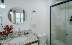 Shower, hair dryer, towels, soap - 180-degree sea view (Salvador)