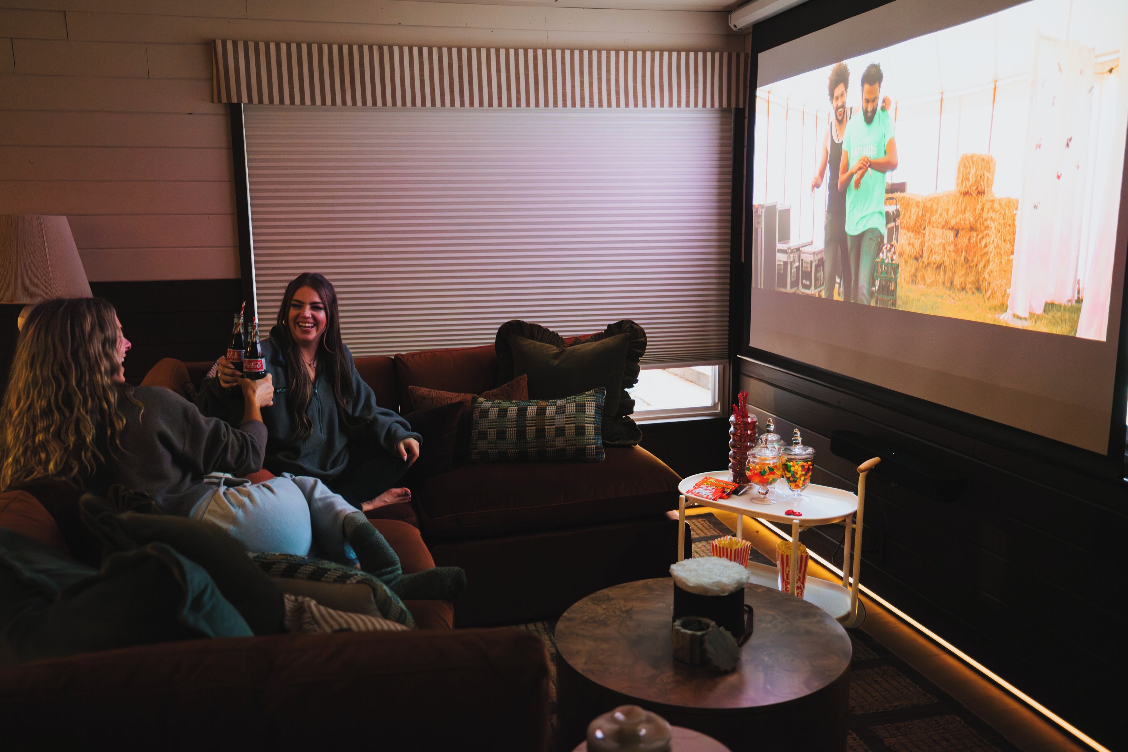 スマートテレビ、書庫、ステレオ