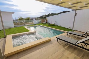 Pool - Thea Villa (Faistos)