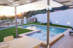 Pool - Thea Villa (Faistos)