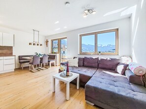 TV - Apart Wurm by Interhome (Uderns)